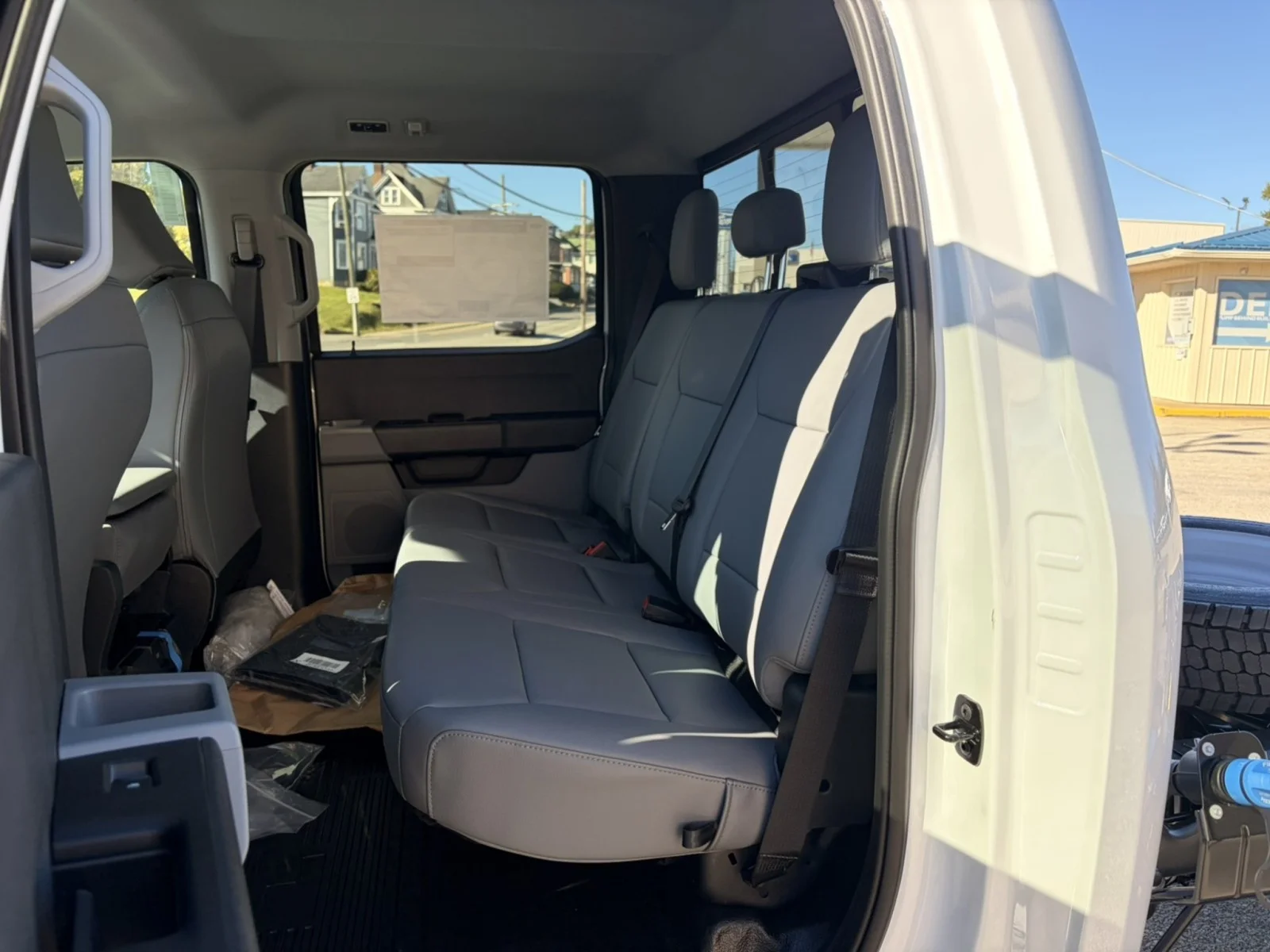 New 2027 Oxford White Ford XL image 24