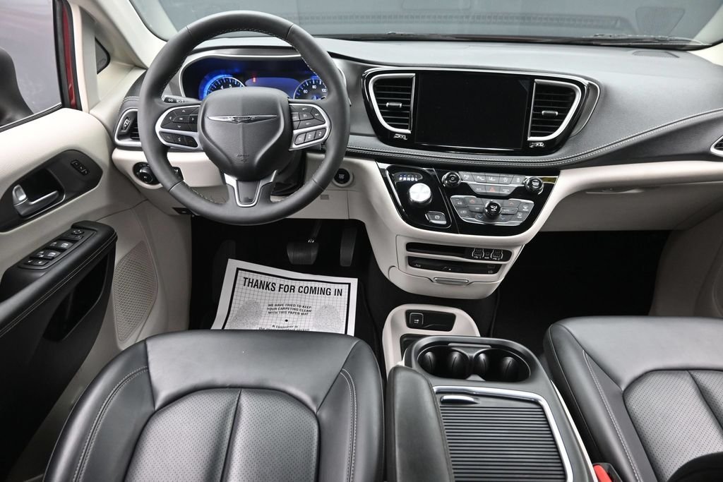Used 2023 Red Chrysler Touring L image 16