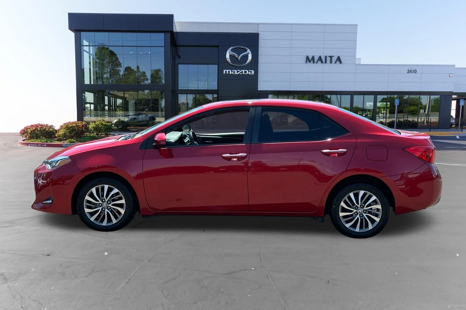 Used 2019 Barcelona Red Metallic Toyota XLE image 6