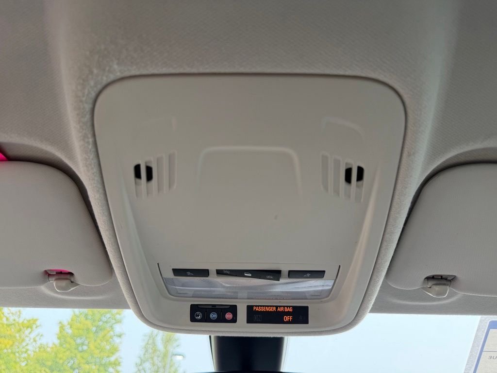 Used 2017 Summit White Chevrolet LT image 28