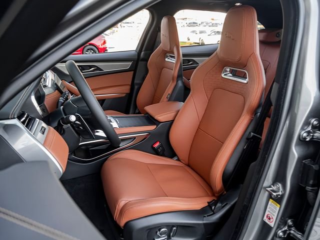 New 2026 Eiger Grey Jaguar P250 R-Dynamic S image 13