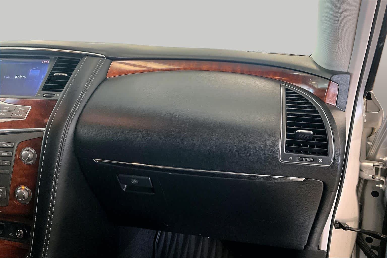 Used 2017 Liquid Platinum INFINITI  image 17
