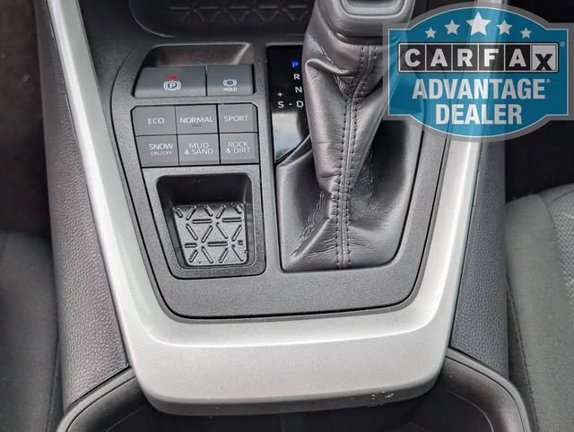 2023 Toyota RAV4 XLE - Photo 9