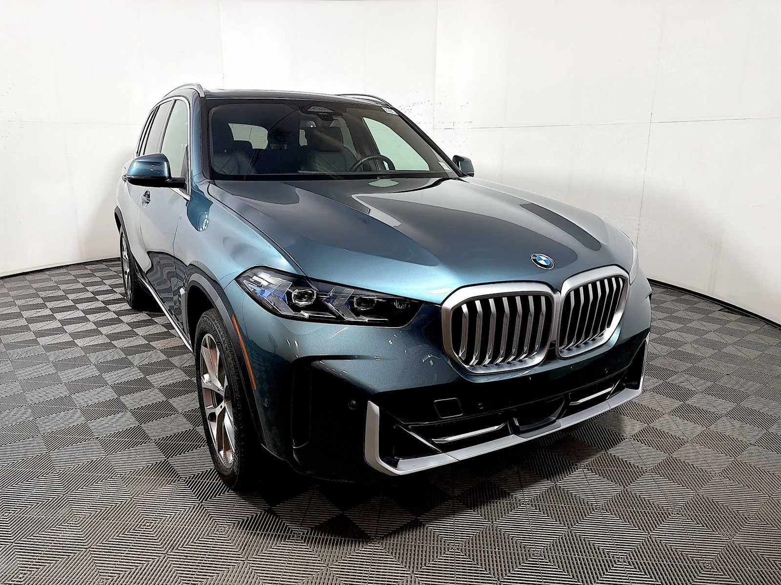 Used 2024 Blue Ridge Mountain Metallic BMW xDrive40i image 2