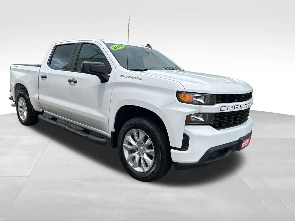 Used 2019 White Chevrolet Custom image 10