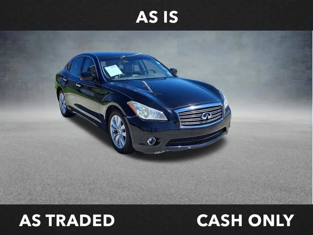 2011 INFINITI M 56's photo