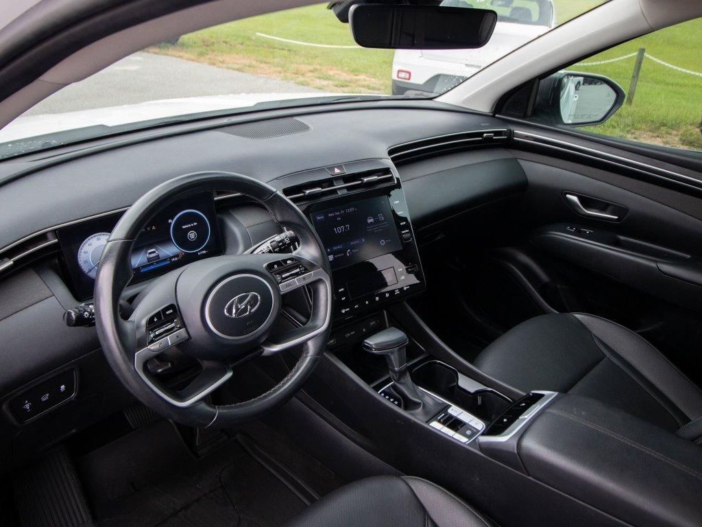 Used 2023 White Hyundai SEL image 6