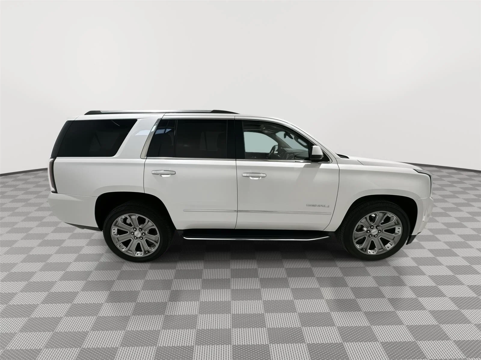 Used 2016 WHITE FROST TRICOAT GMC Denali image 6