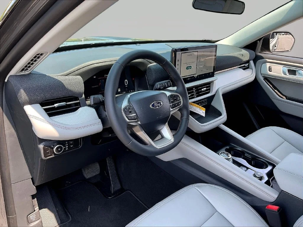 New 2026 Carbonized Gray Metallic Ford Active image 7
