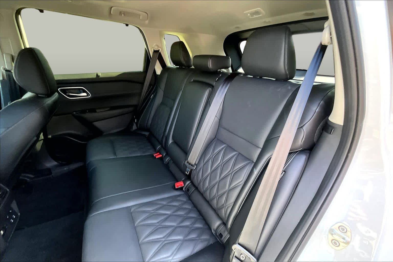 Certified Used 2025 Everest White Pearl Nissan Platinum image 21