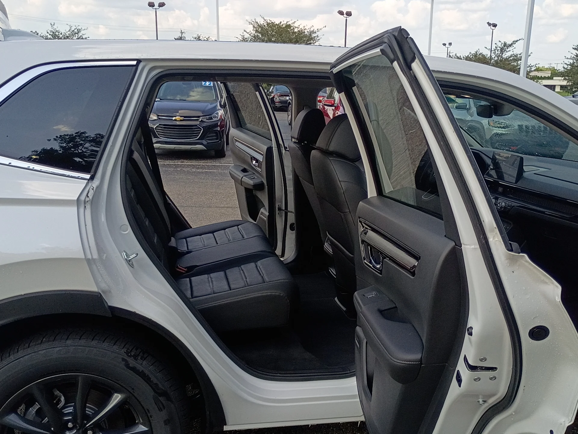 Certified Used 2026 PLATINUM WHITE Honda EX-L image 15