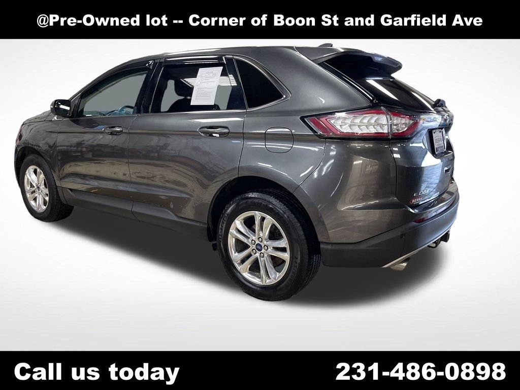 Used 2018 Gray Ford SEL image 3