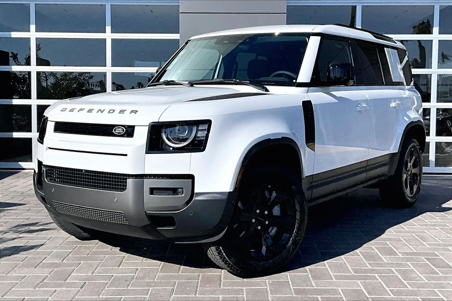 New 2026 Fuji White LAND ROVER S image 1
