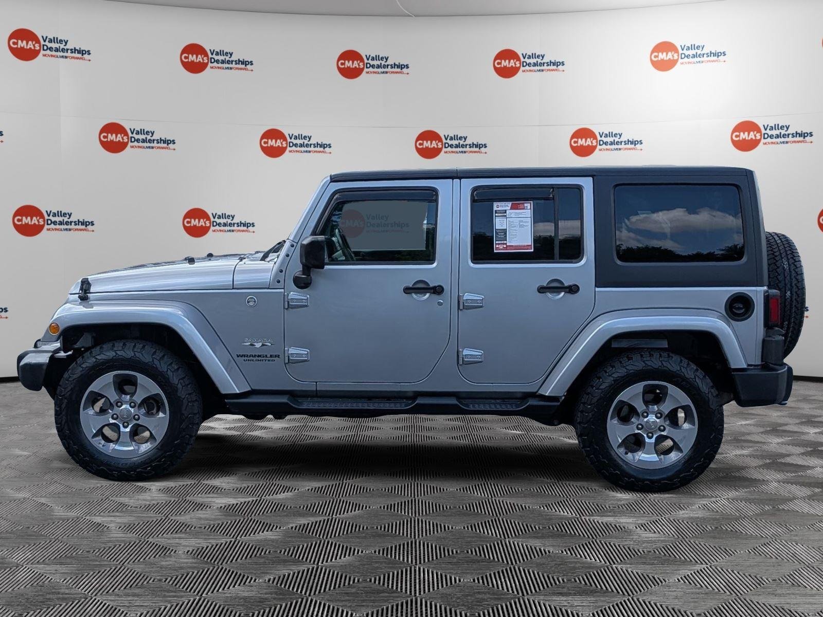 Used 2017 Billet Silver Metallic Clearcoat Jeep Sahara image 8