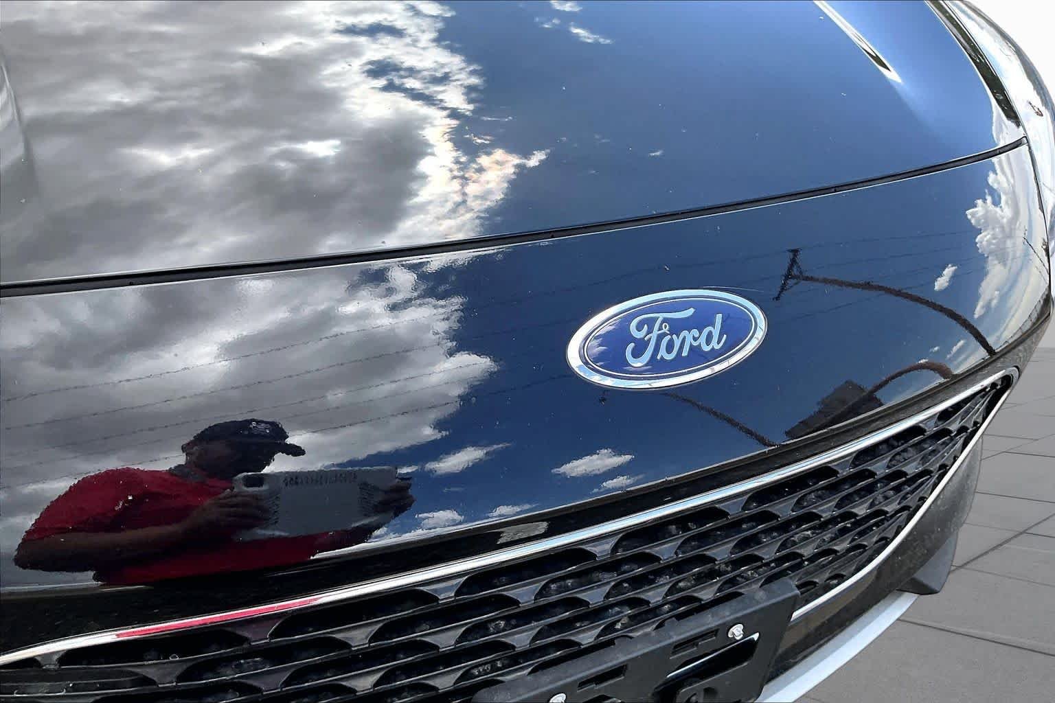 Used 2022 Agate Black Metallic Ford SEL Hybrid image 27