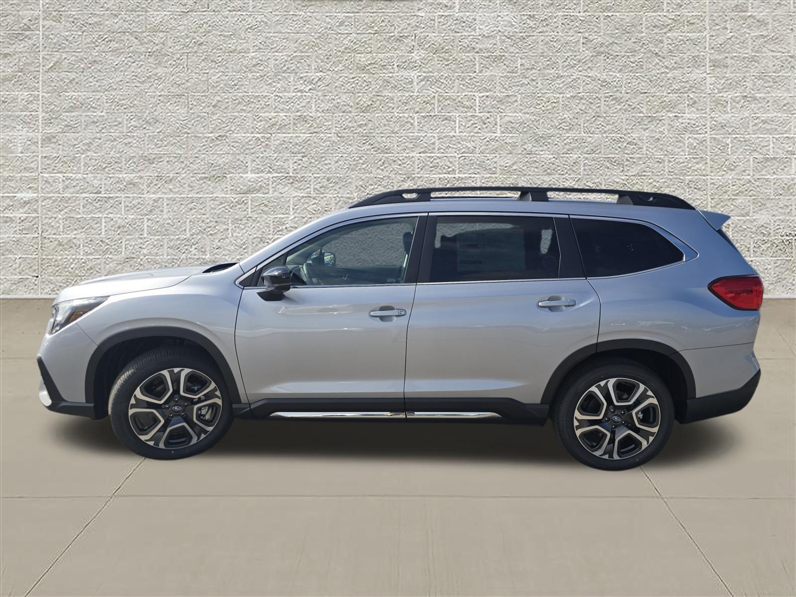 New 2027 ICE SILVER METALLIC Subaru Limited 7-Passenger image 4