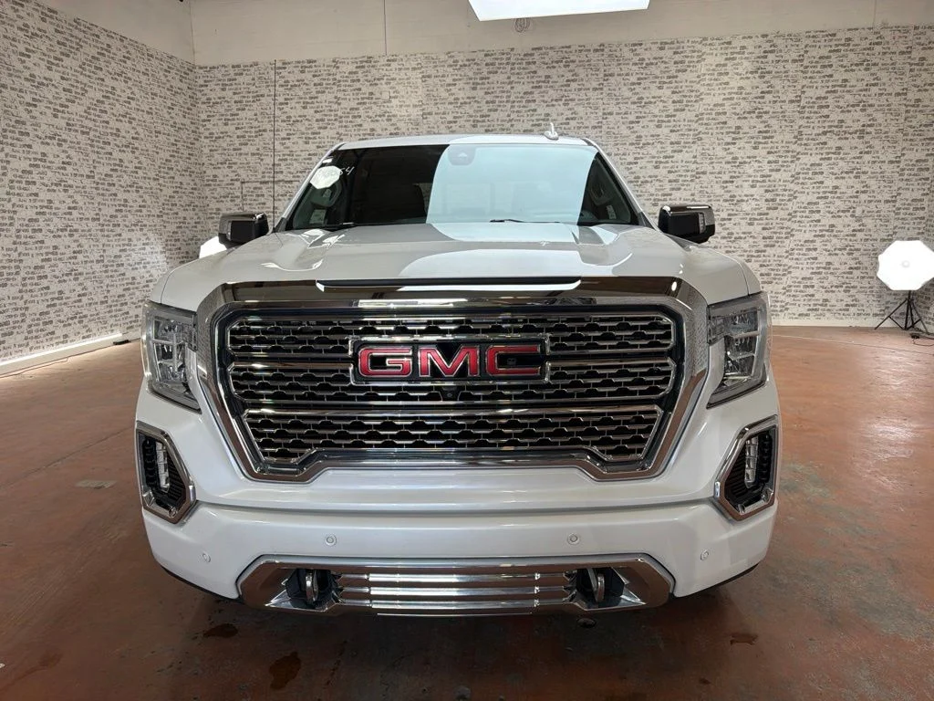 Used 2020 White Frost Tricoat GMC Denali image 2