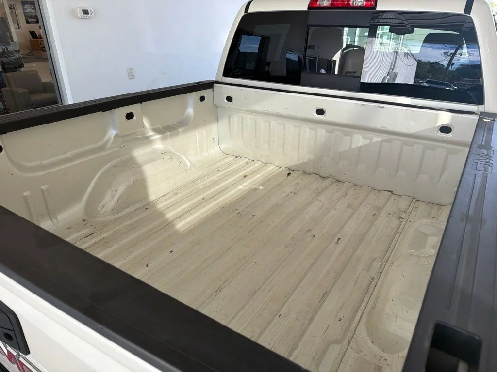 Used 2015 White Diamond Tricoat GMC SLT image 7
