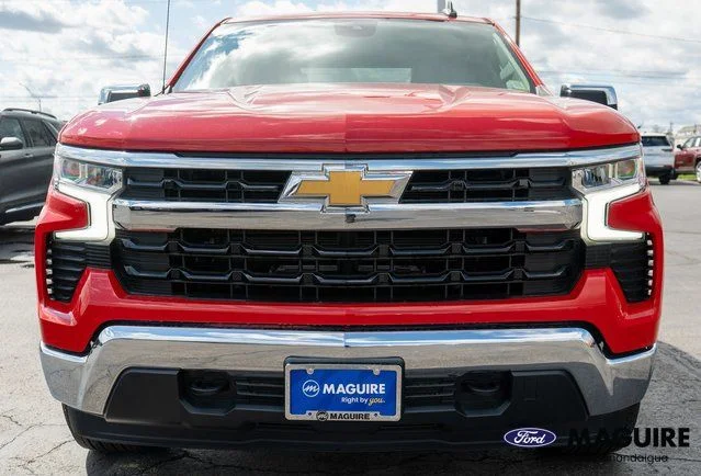 Used 2023 Red Chevrolet LT image 3
