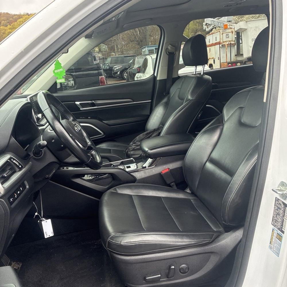 Used 2021 White Kia S image 10