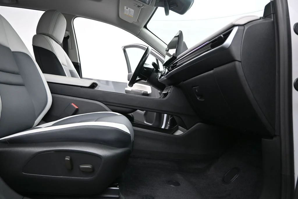 Used 2024 Snowfall Pearl Honda Elite image 20