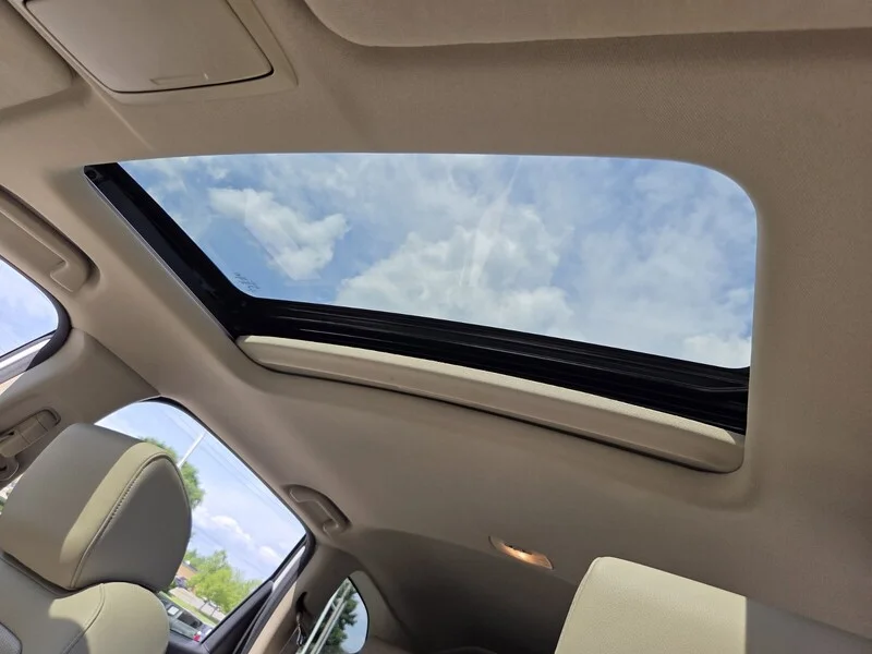 Used 2022 Platinum White Pearl Honda TOURING image 8