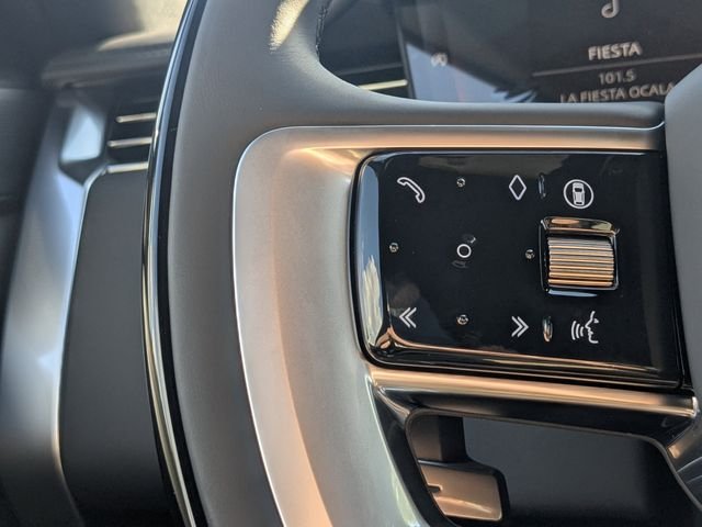 New 2026 Fuji White Land Rover SE image 21