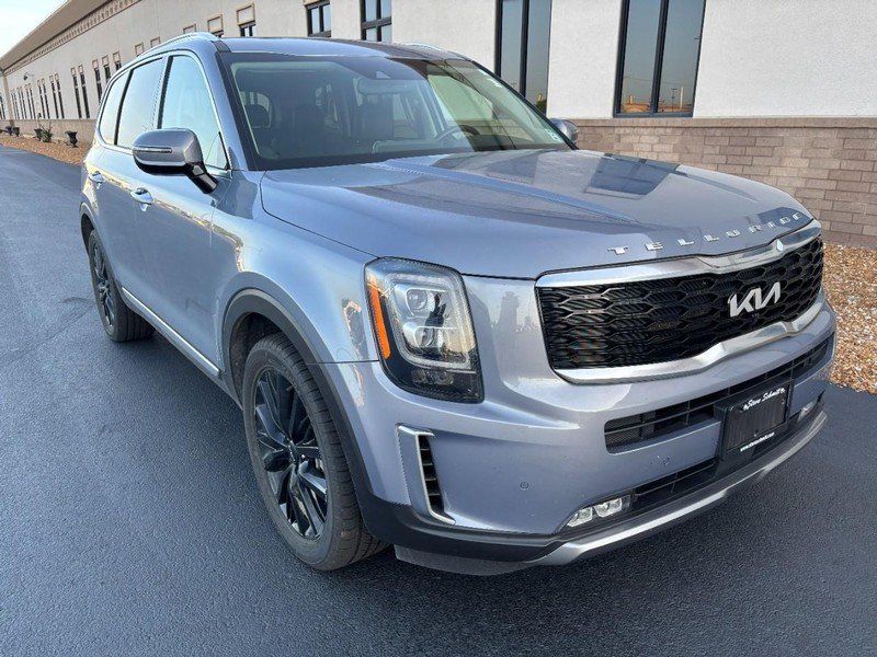 Used 2022 Everlasting Silver Kia SX FWD image 2