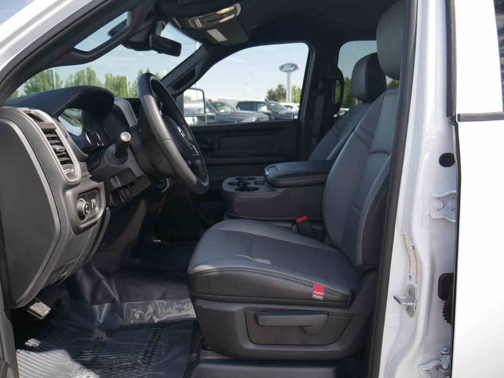 2026 RAM 3500 Tradesman - Photo 37