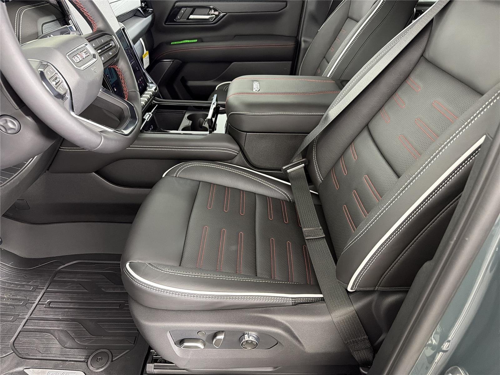 2026 GMC Yukon AT4 Ultimate - Photo 7
