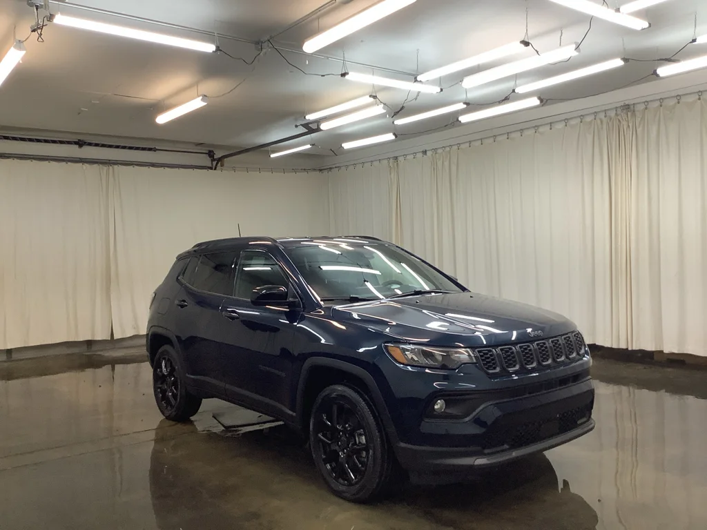 New 2026 Fathom Blue Pearl-Coat Exterior Paint Jeep Latitude image 3
