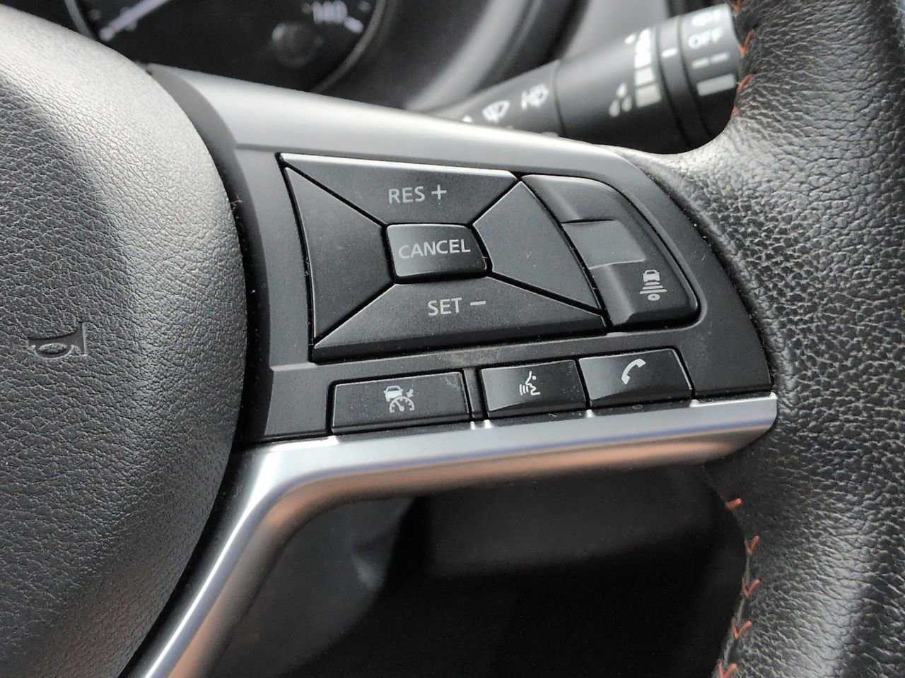 Used 2022 Boulder Gray Pearl Nissan SR image 23
