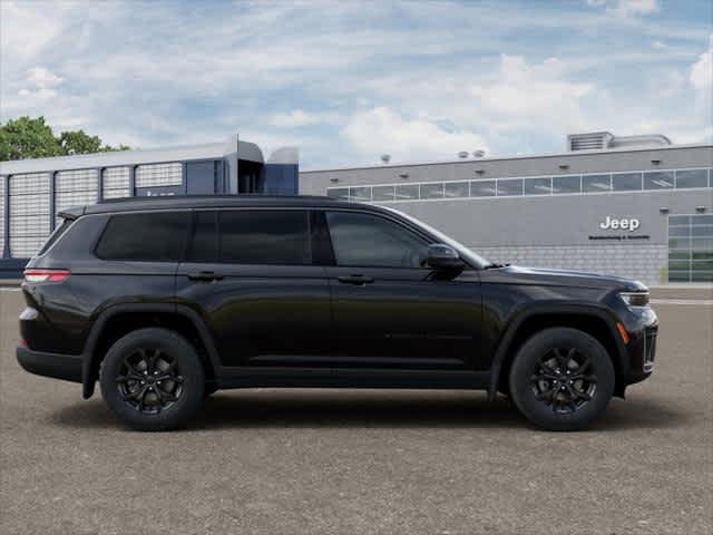 New 2026 Diamond Black Crystal Pearl-Coat Exterior Paint Jeep Laredo Altitude image 22