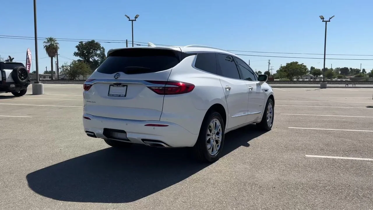 Used 2021 WHITE FROST TRICOAT Buick Avenir image 41