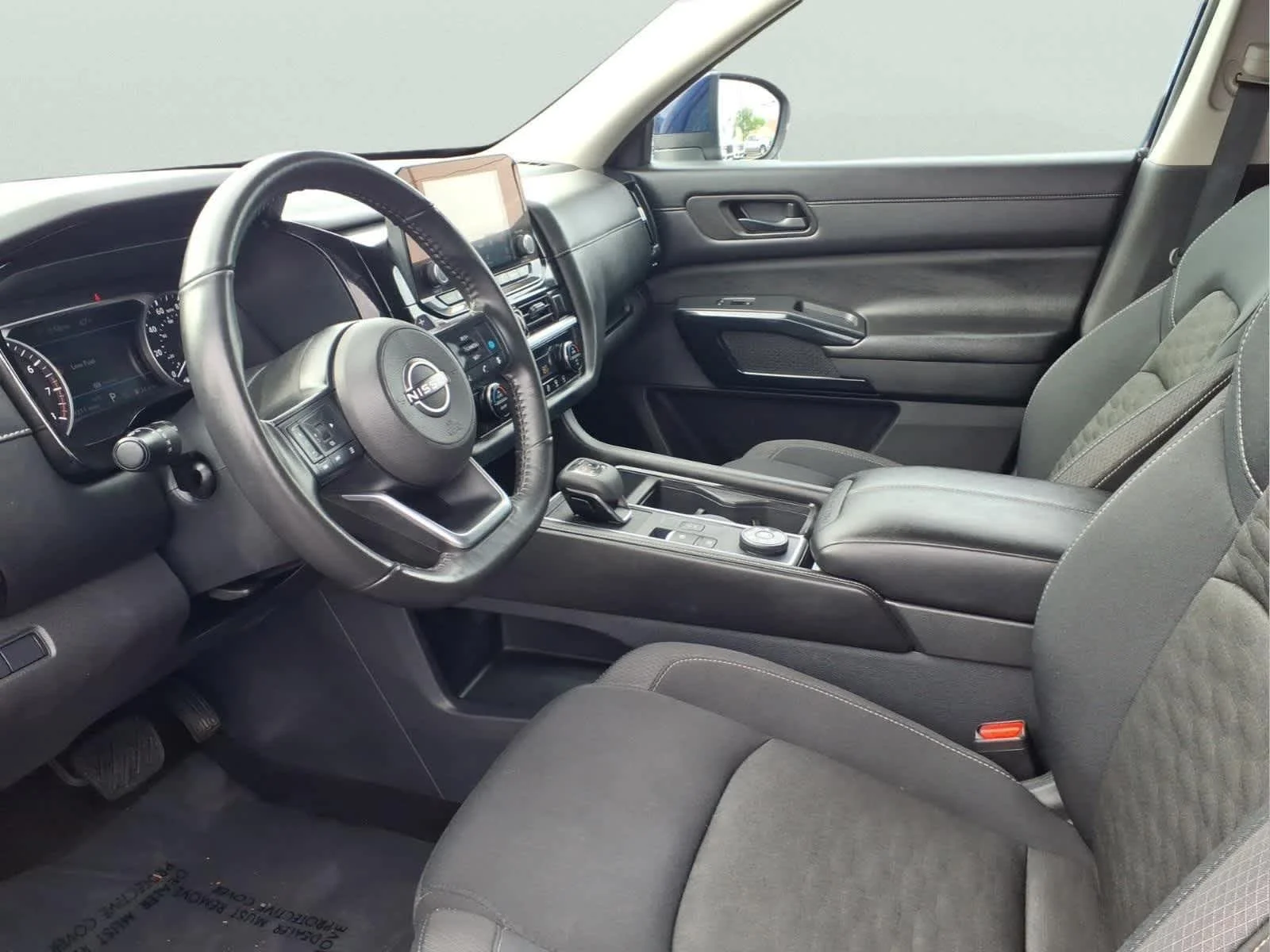 Used 2024 Deep Ocean Blue Pearl Nissan SV image 18