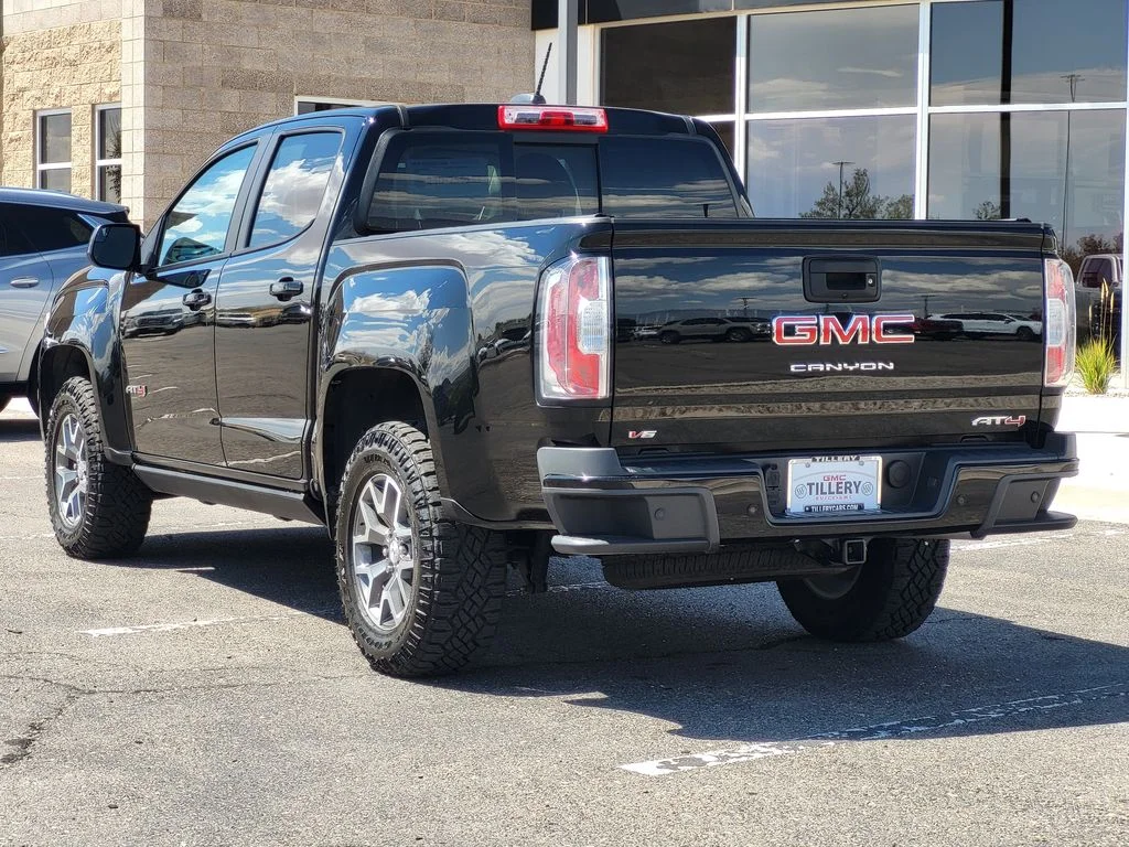 Used 2022 Onyx Black GMC AT4 - Leather image 5