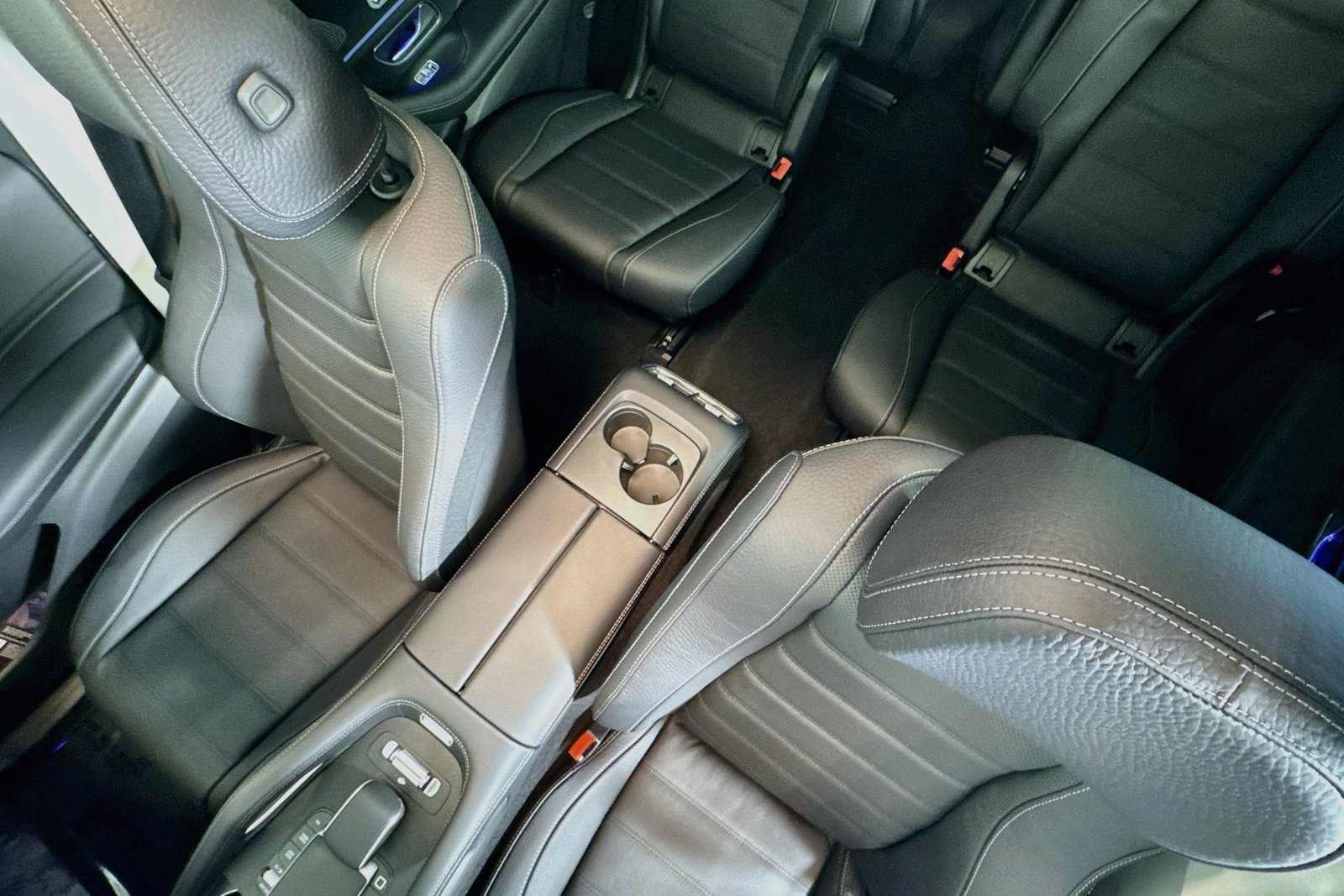 New 2026 MANUFAKTUR Moonlight White Metallic Mercedes-Benz GLS 450 image 19