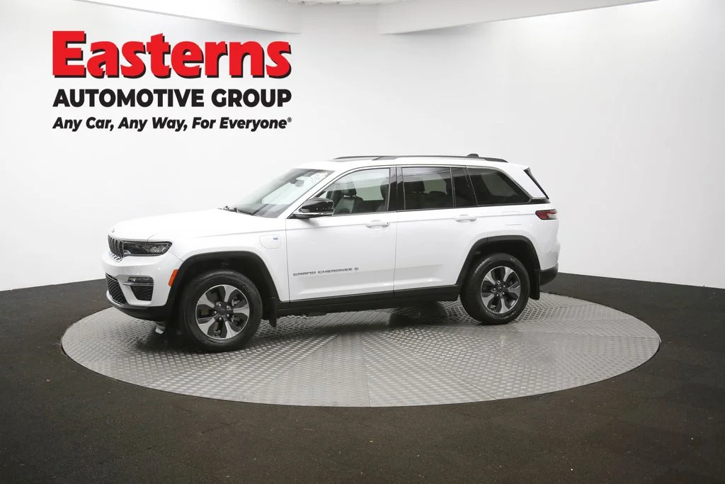 Used 2022 White Jeep 4xe image 53