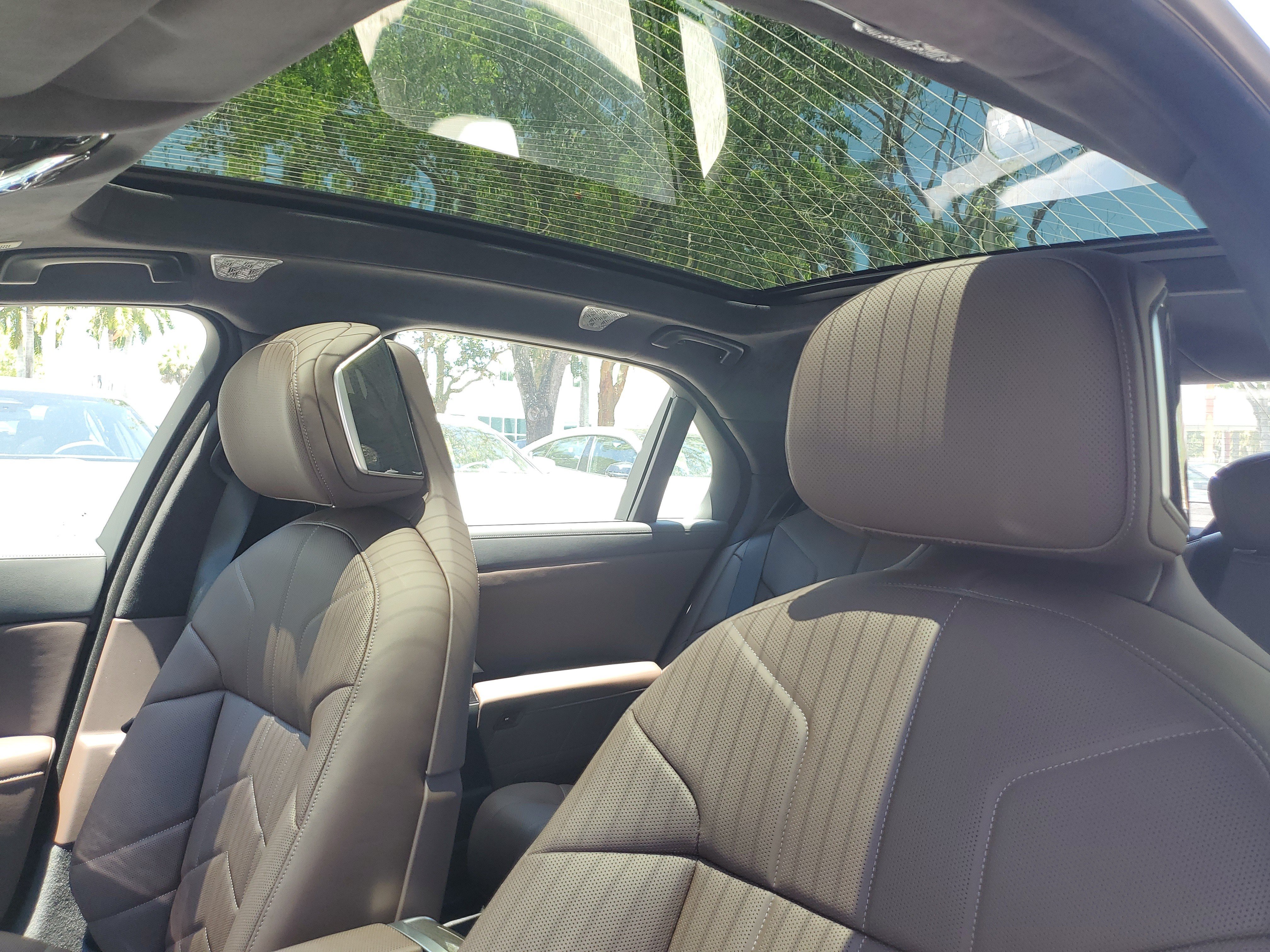 New 2026 Mineral White Metallic BMW 760i xDrive image 19