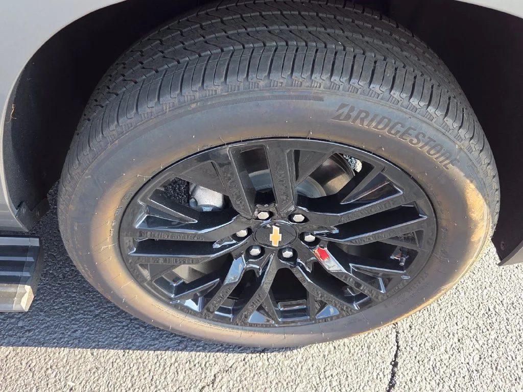 Used 2024 Sterling Gray Metallic Chevrolet Premier image 25