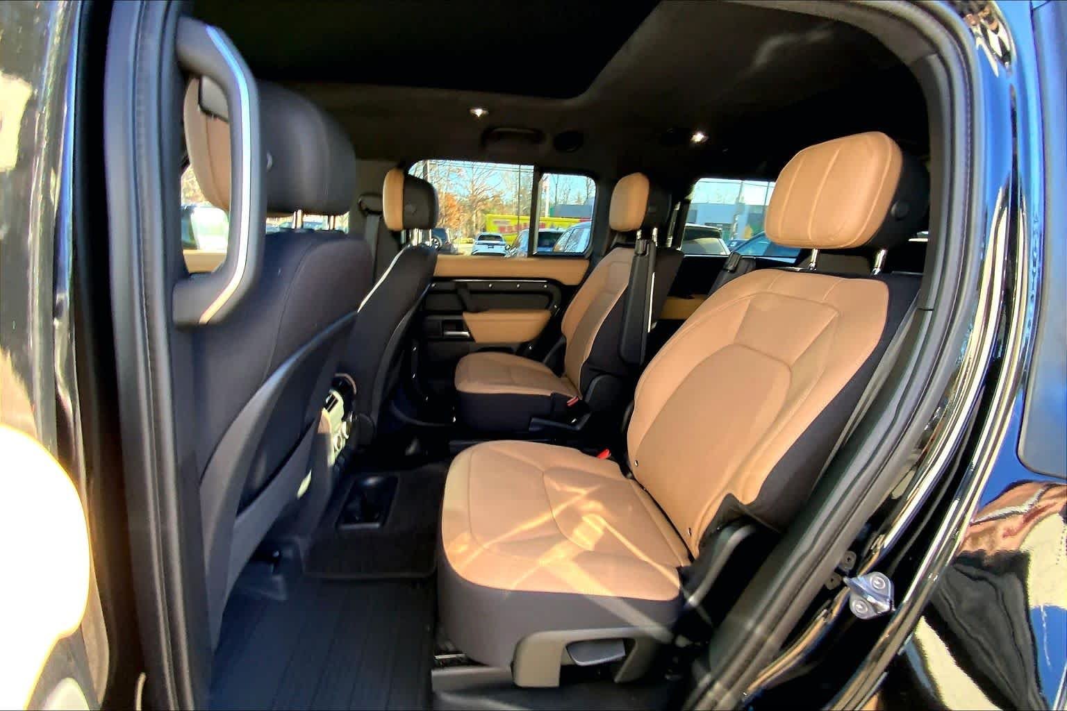 2026 Land Rover Defender V8 - Photo 14