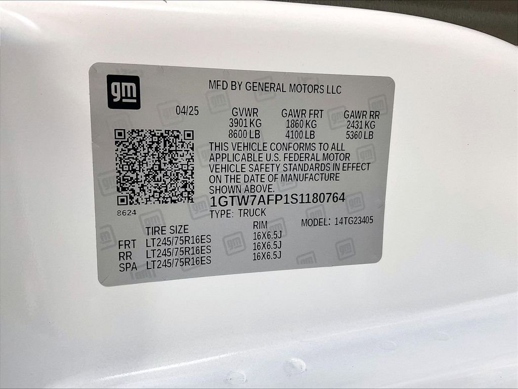 Used 2025 White GMC Work Van image 34