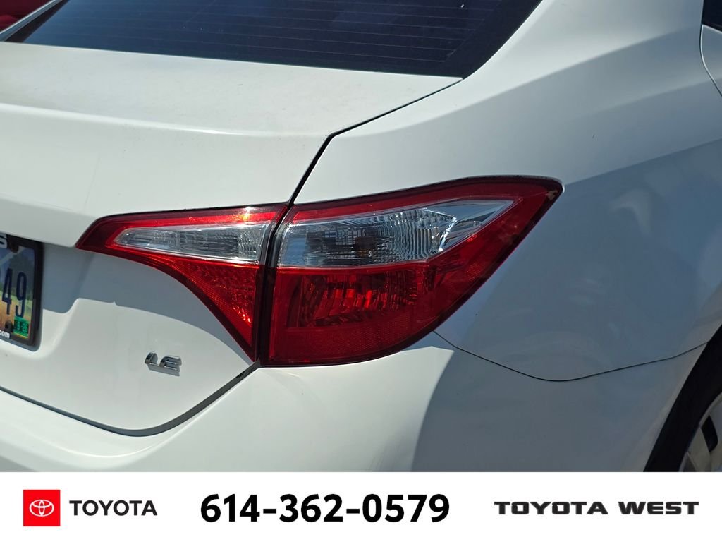 Used 2014 White Toyota LE image 9