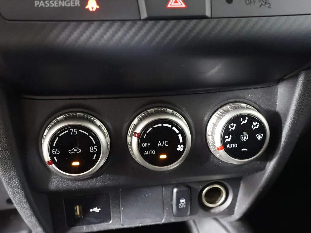 Used 2022  Mitsubishi 2.0 ES image 39