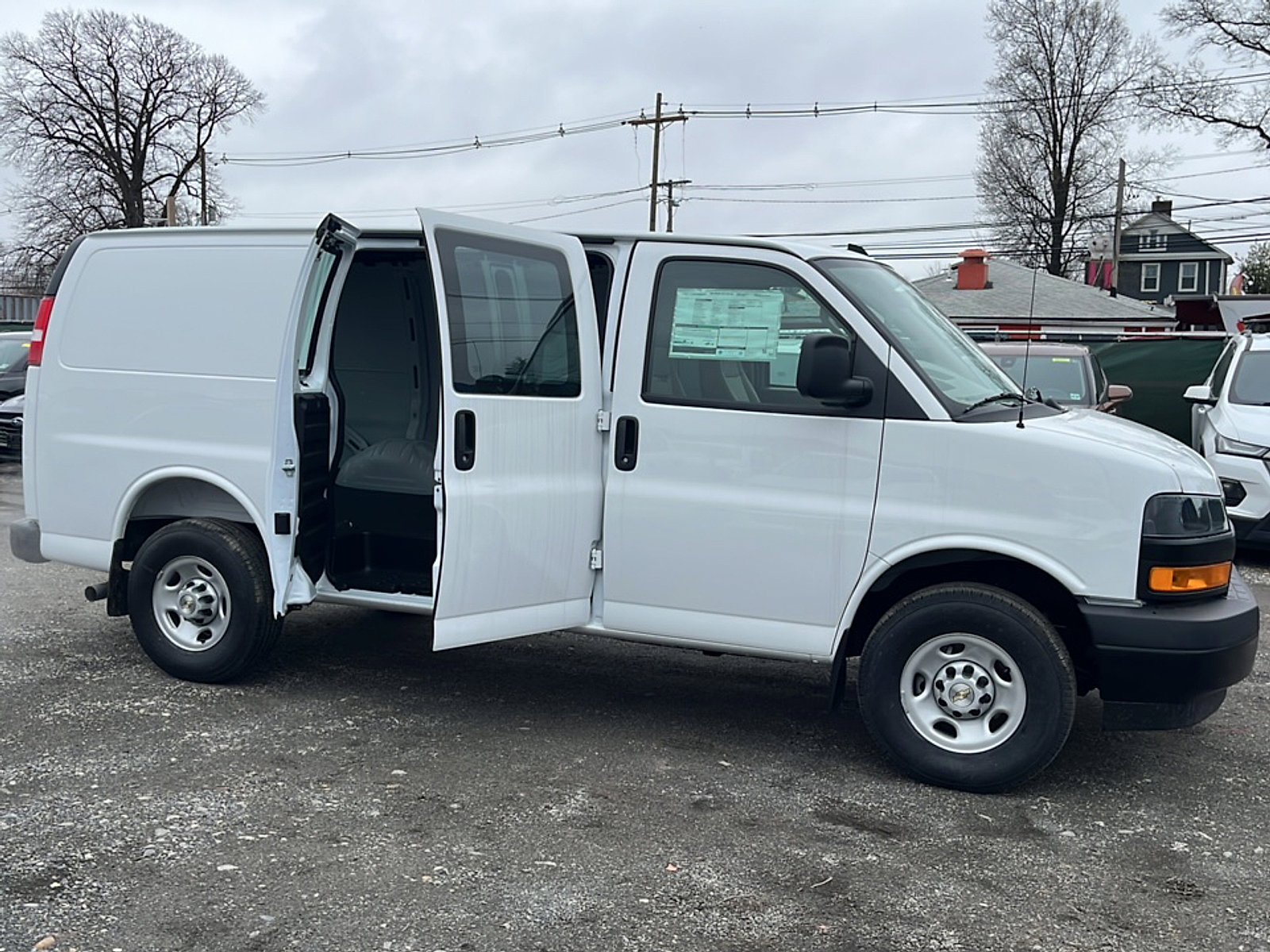 New 2025 Summit White Chevrolet WT image 7