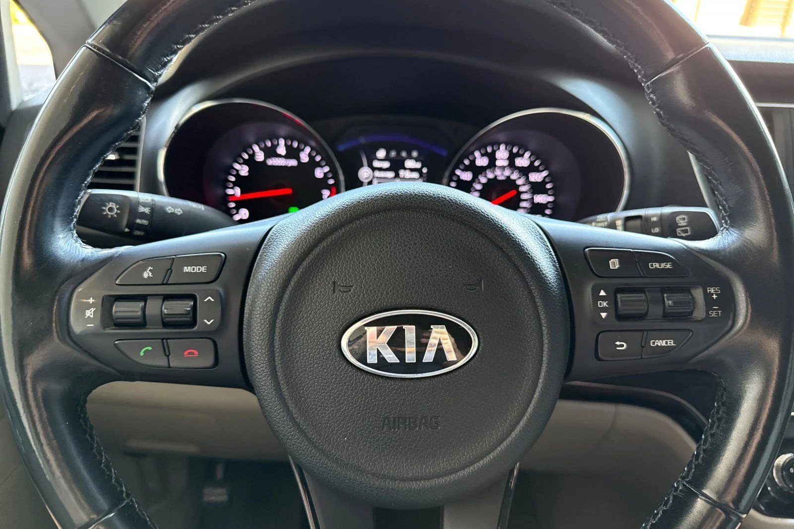 Used 2018 Black Kia LX image 25