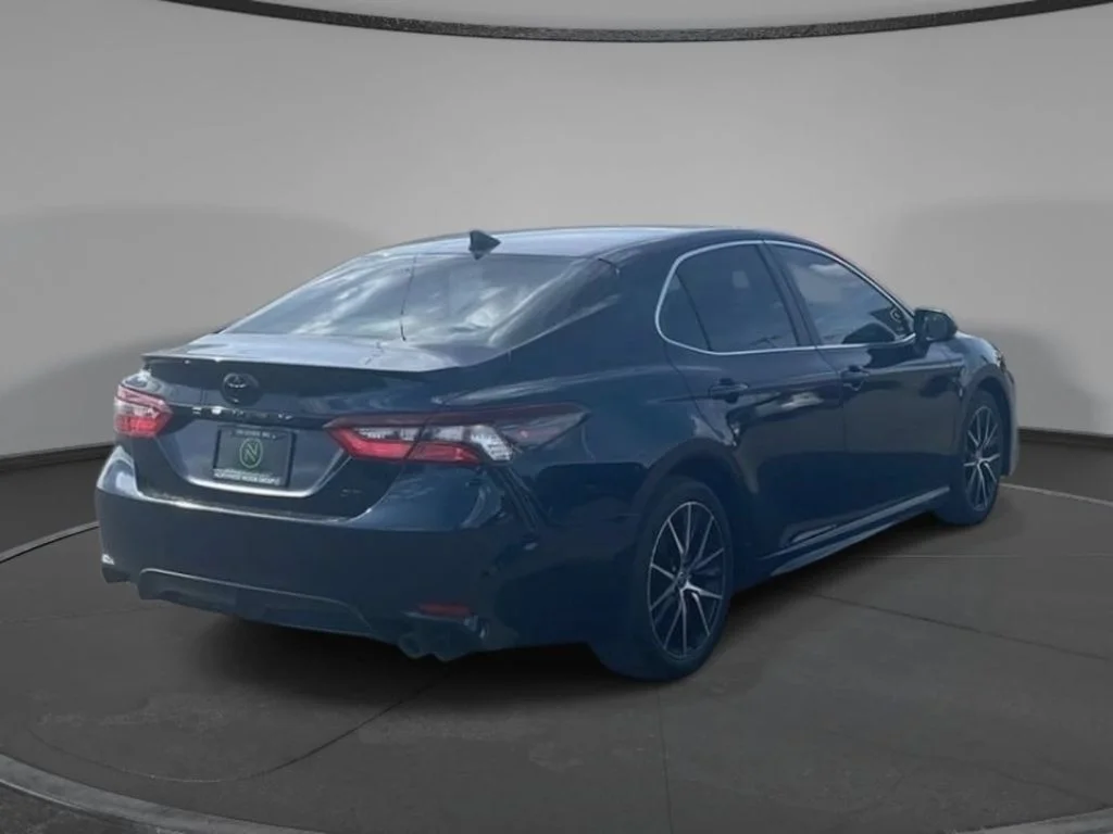 2024 Toyota Camry SE - Photo 7