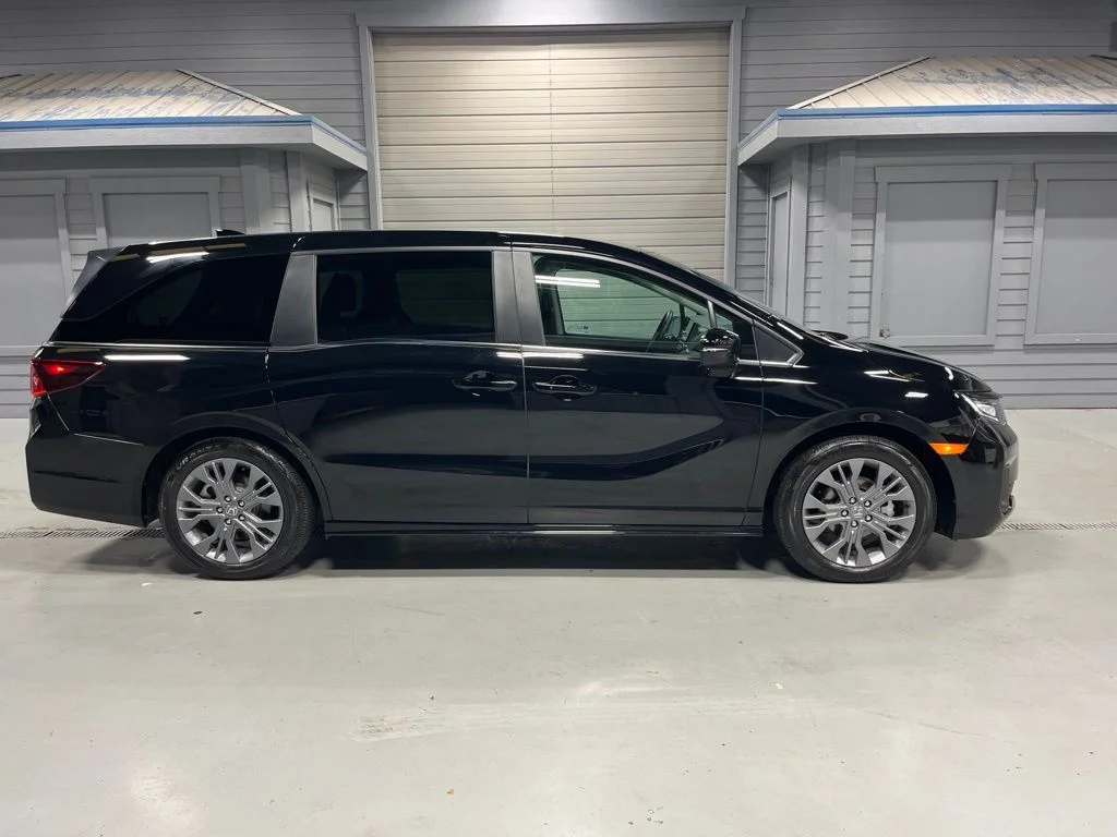 2025 Honda Odyssey Touring - Photo 8