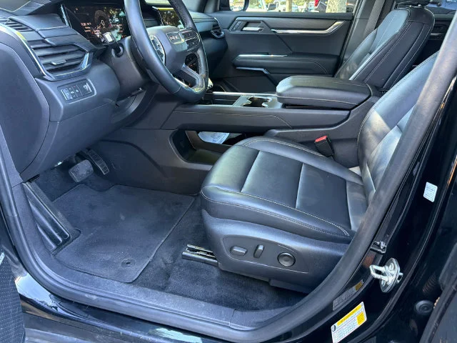Used 2024 Ebony Twilight Metallic GMC Elevation image 9