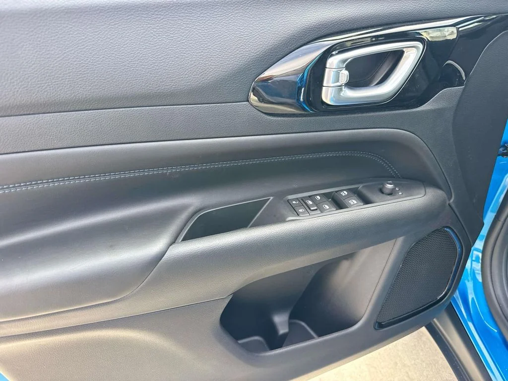 New 2026 Blue Jeep Latitude image 20